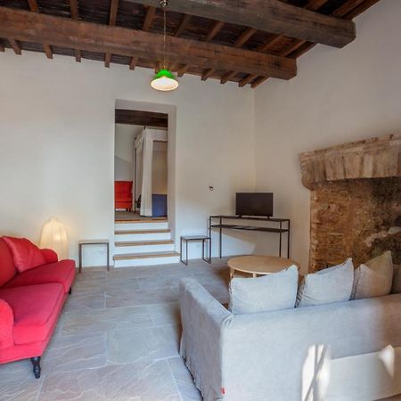 Апарт отель Il Castello Di Campello Кампелло-суль-Клитунно Экстерьер фото