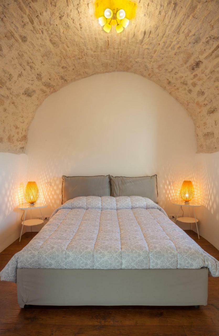 Апарт отель Il Castello Di Campello Кампелло-суль-Клитунно Экстерьер фото