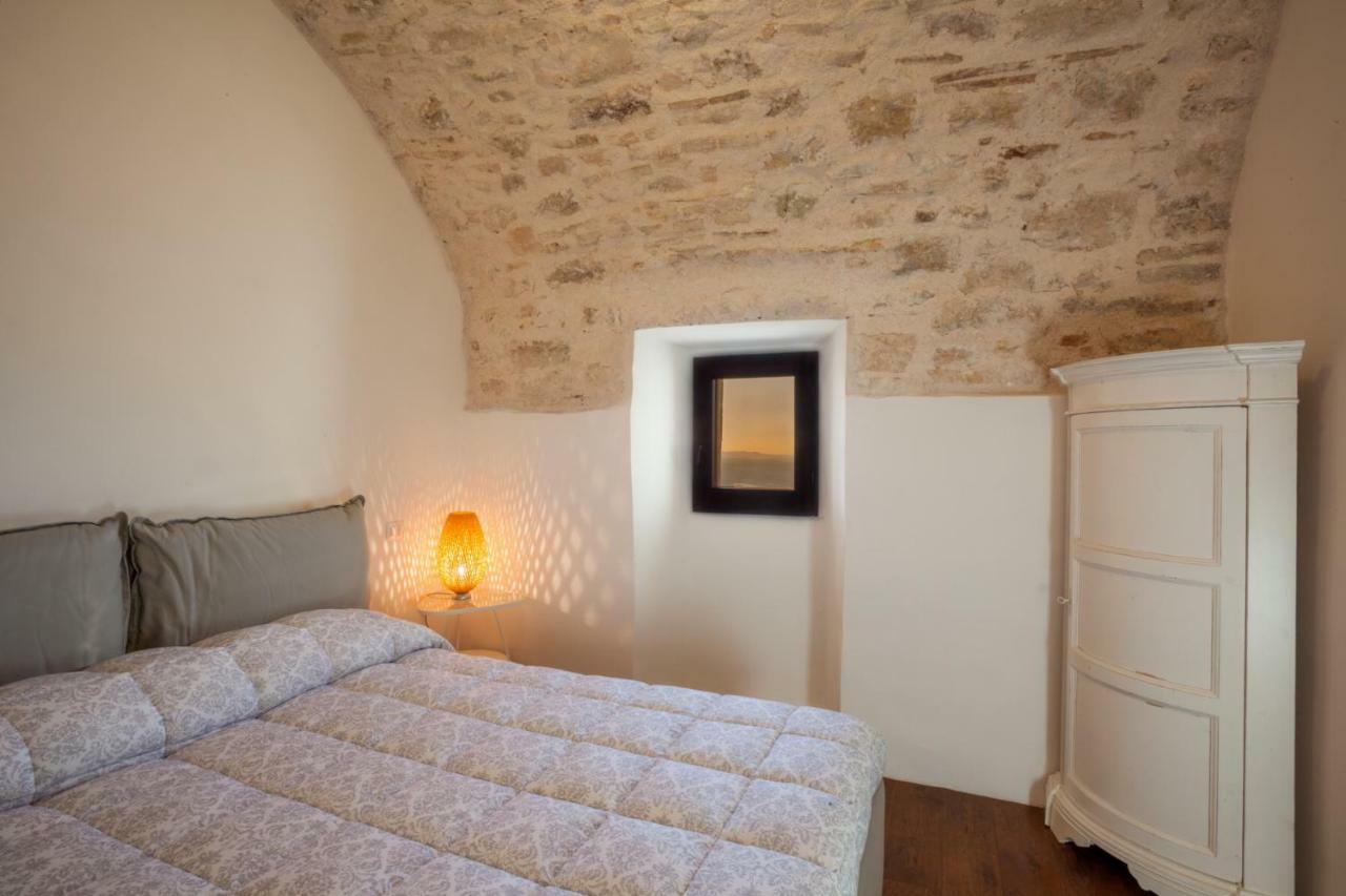 Апарт отель Il Castello Di Campello Кампелло-суль-Клитунно Экстерьер фото